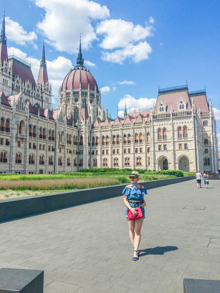 Budapest travel guide featuring what to see, do, eat and drink in Budapest!

Pictured here: Hungarian Parliament Building