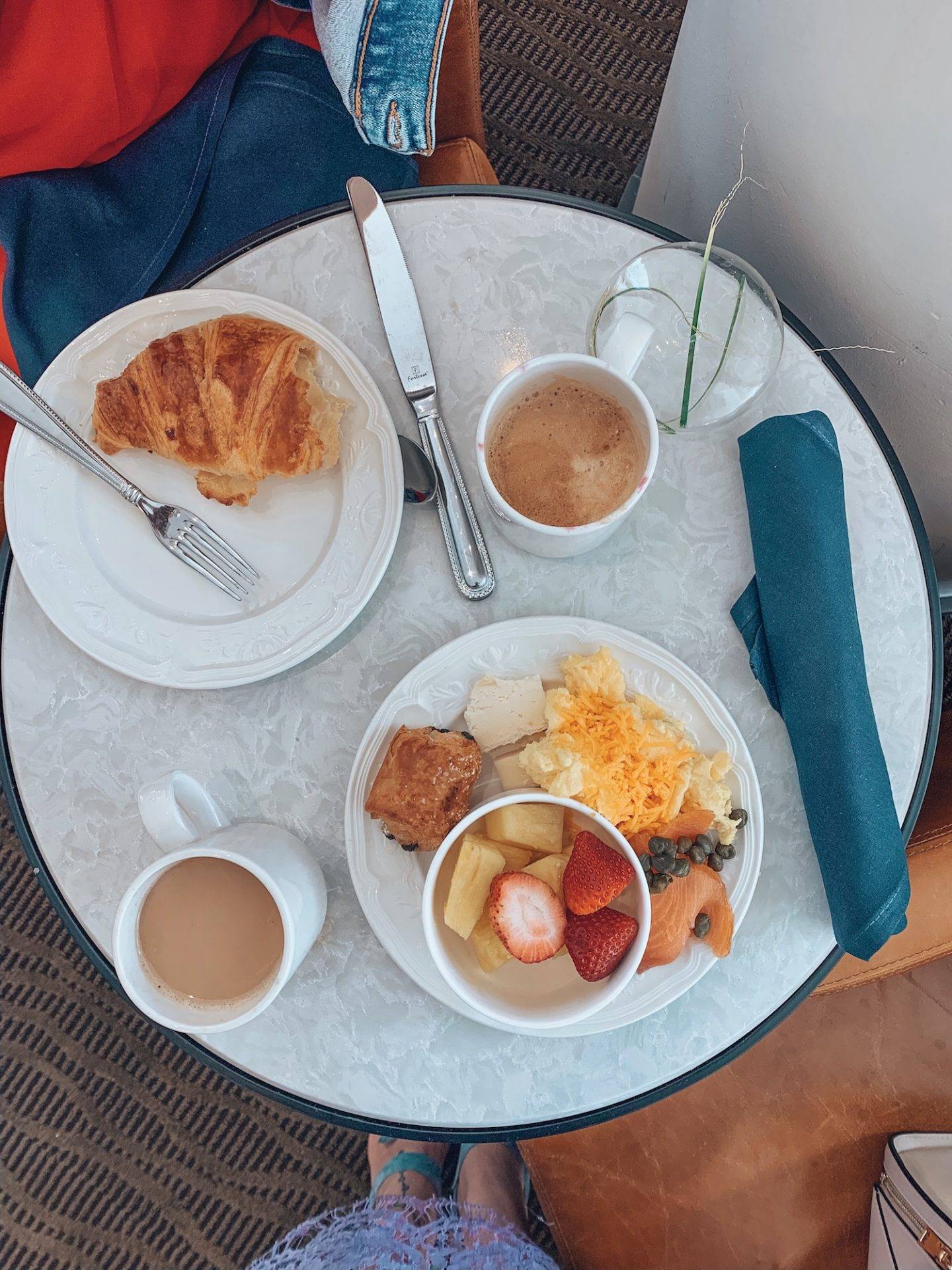 Where to stay in Chicago: The Fairmont Chicago Millenium Park. There are so many reasons why we loved staying with the Fairmont when we visited Chicago. Click the post to read my full review! Pictured here: The Fairmont Gold Lounge breakfast