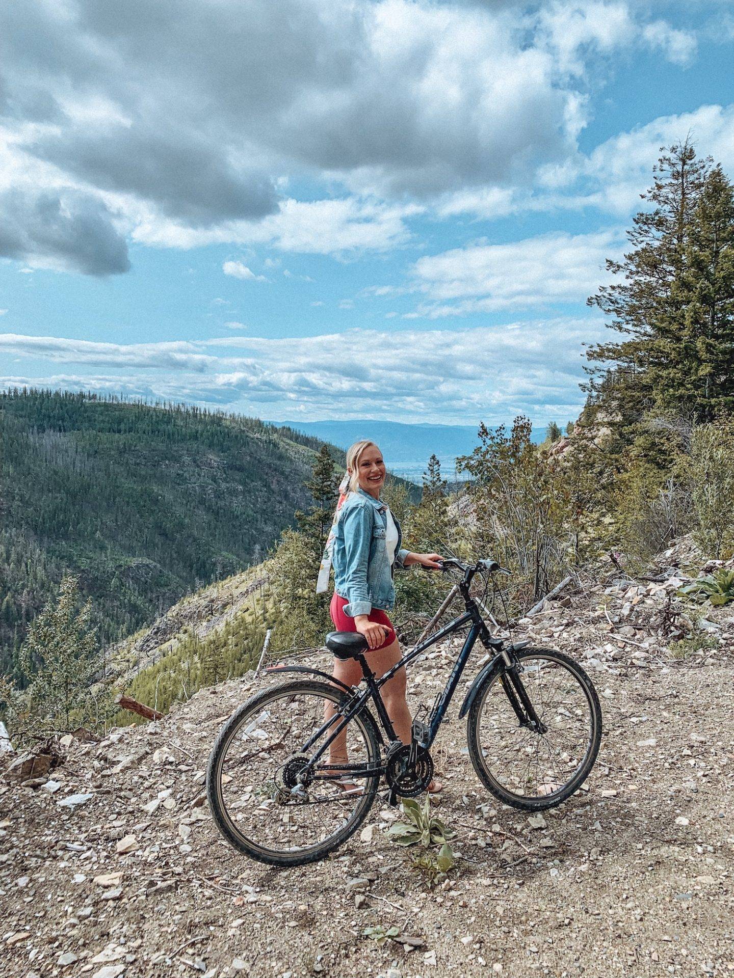 Planning a trip to Kelowna soon? This guide covers all the best things to do in Kelowna from a locals perspective! From wineries and cideries, to adventure activities, hikes, waters sports and more. This guide has everything you need to plan your visit to beautiful Kelowna! Pictured here: Kettle Valley Trail