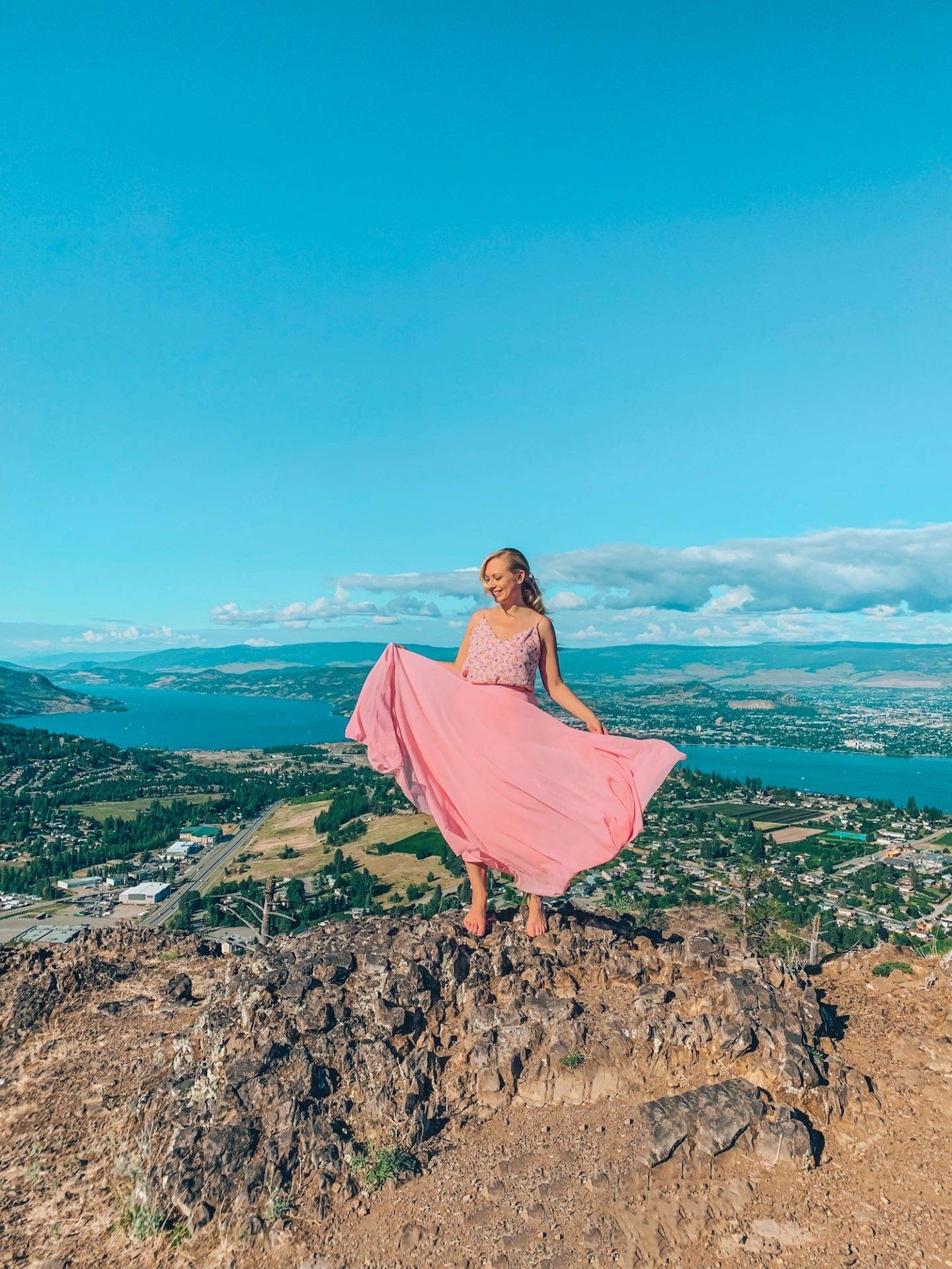 Planning a trip to Kelowna soon? This guide covers all the best things to do in Kelowna from a locals perspective! From wineries and cideries, to adventure activities, hikes, waters sports and more. This guide has everything you need to plan your visit to beautiful Kelowna! Pictured here: Hike to the top of Mount Boucherie