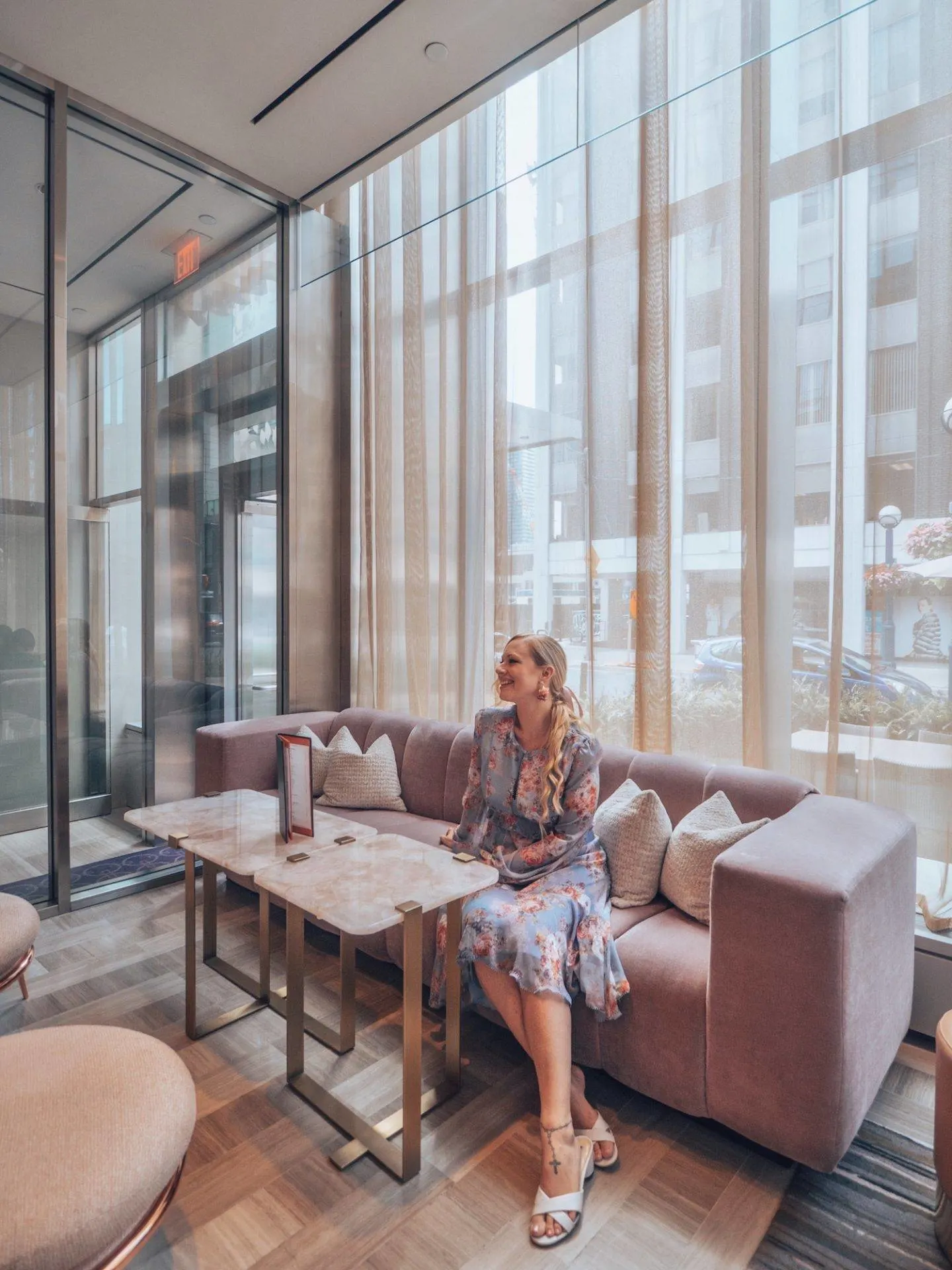 Pop into D-Bar in the Four Seasons Toronto for cocktails. Click to read the rest of the review and 18 reasons you'll love staying at this hotel!