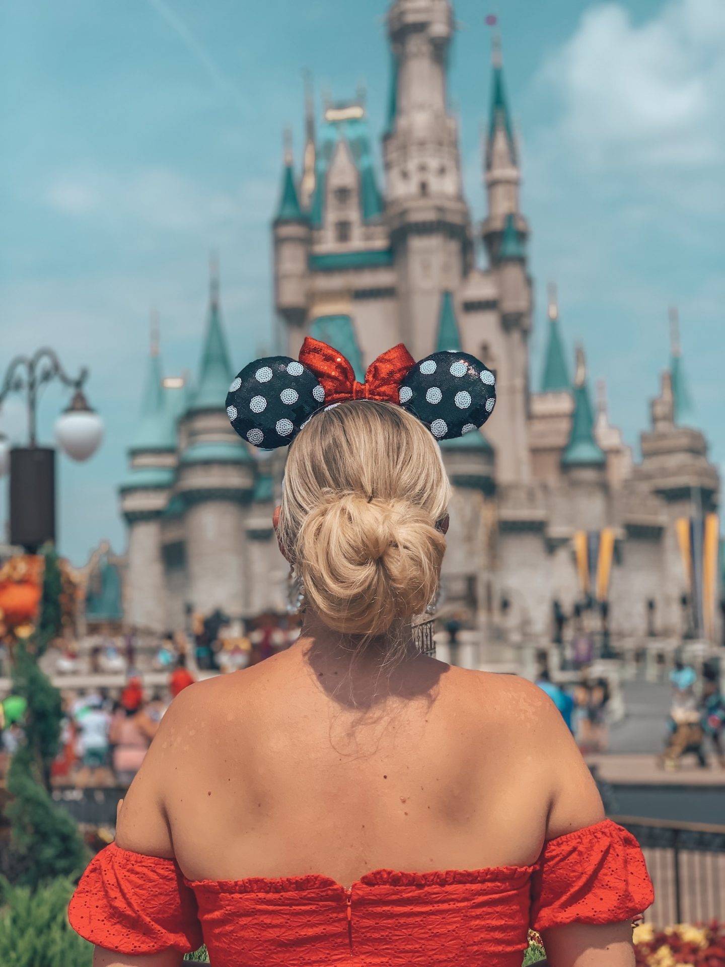 Click the photo for a complete guide on how to get the perfect photo at Disney! Includes a list of all the top Disney World photo spots. via www.kirstenwendlandt.com