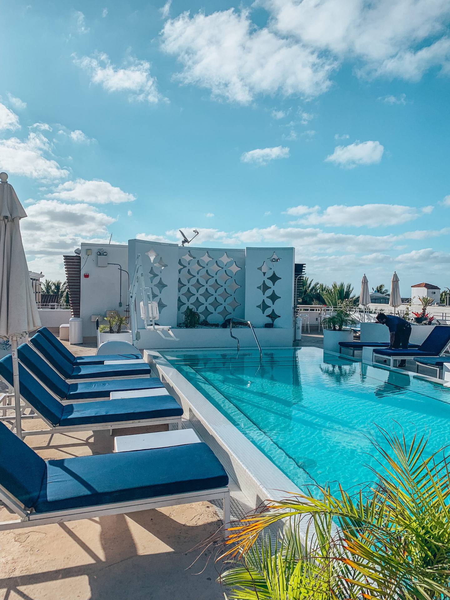Complete hotel guide to where to stay in South Beach Miami.  Pictured here: Dream South Beach rooftop pool