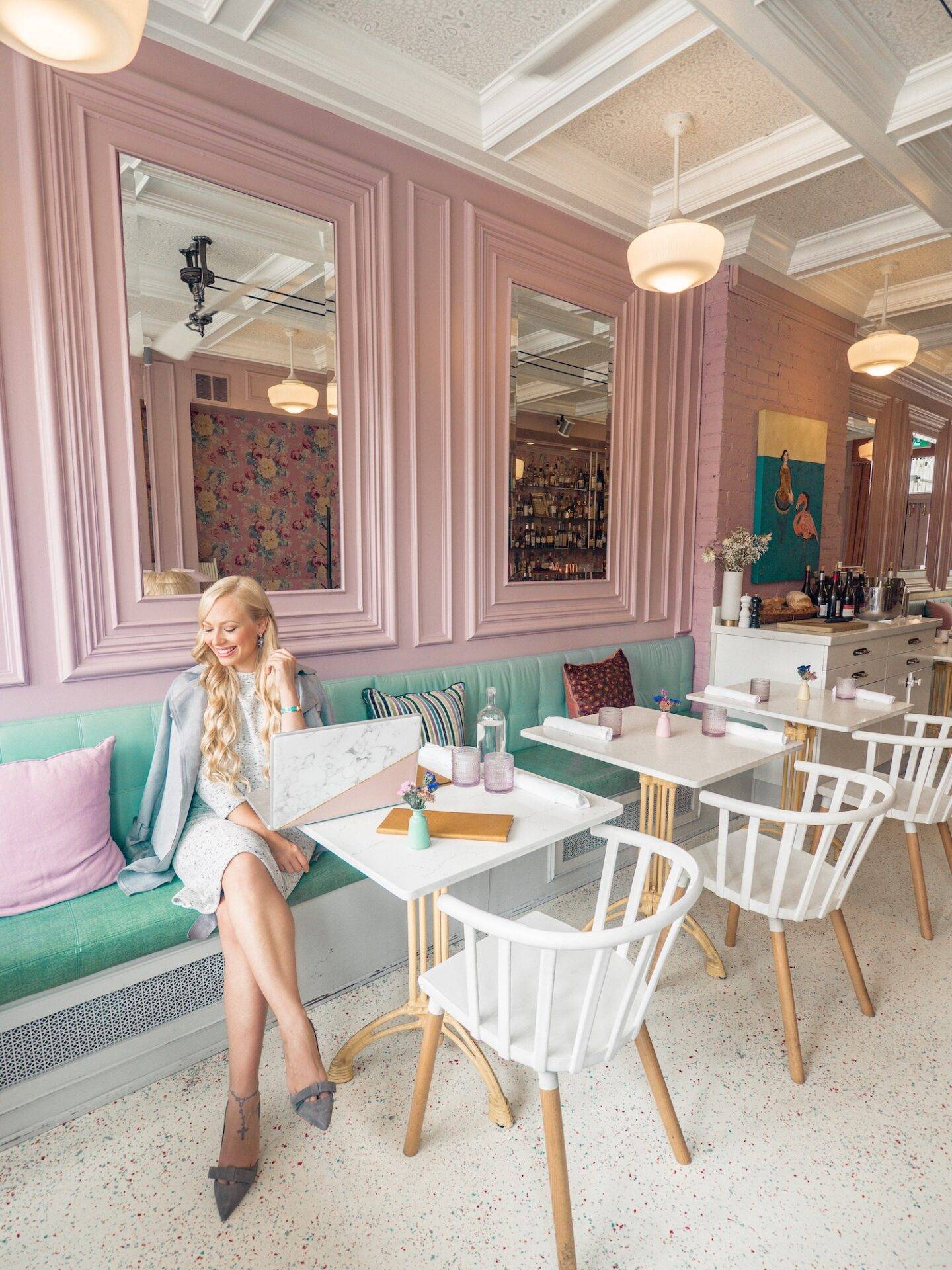 On the hunt for the prettiest and most instagrammable pink places in Toronto? Look no further. As a native to Toronto and a certified pink lover myself I've put together this list of all the places you won't want to miss. This post has all the hottest pink spots in Toronto from restaurants, to pink walls, ice cream parlours and more. If you're a lover of pink you won't want to miss checking out this list of pink Toronto spots.