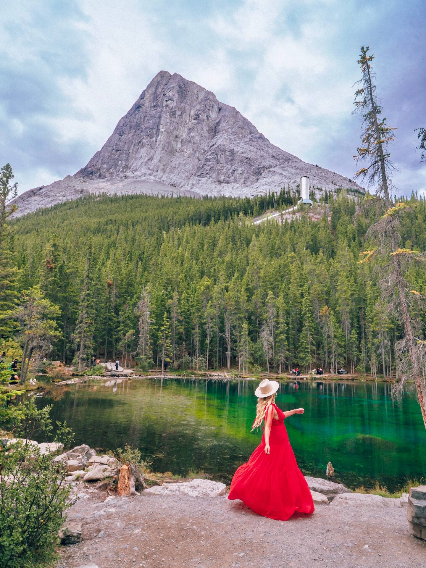 Visiting Banff National Park soon? Don't miss this guide of the 50 best things to in Banff for every kind of traveler! I recently spent 8 days exploring the area and took notes along the way so I could write you the most comprehensive guide possible. This guide includes all the top attractions, hikes, restaurants, and sights you definitely won't want to miss when you visit Banff National Park. I also include any tips you might need when visiting the area! Pictured here: The Grassi Lakes hike in Canmore gives you amazing views!