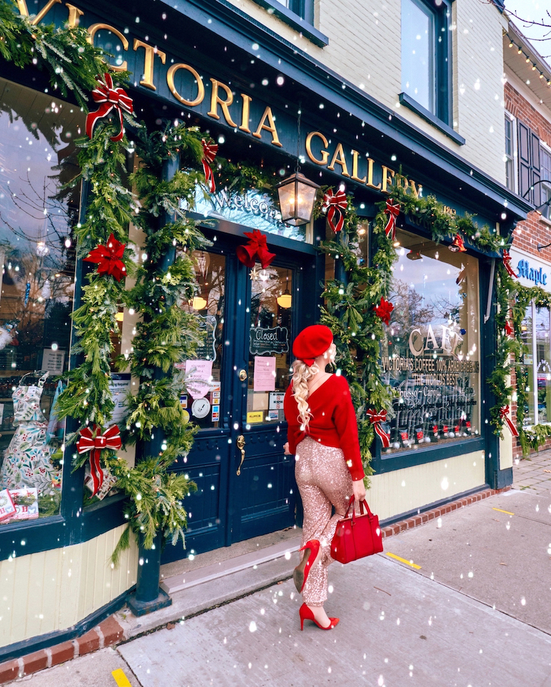 Ever wish you could step into a Hallmark Christmas movie? These 13 magical Christmas towns in Ontario will have you feeling just like you did! Pack your bags, load up the car, and get ready for the ultimate Christmas getaway - a road trip through Ontario's Christmas towns! Pictured here: Niagara on the Lake