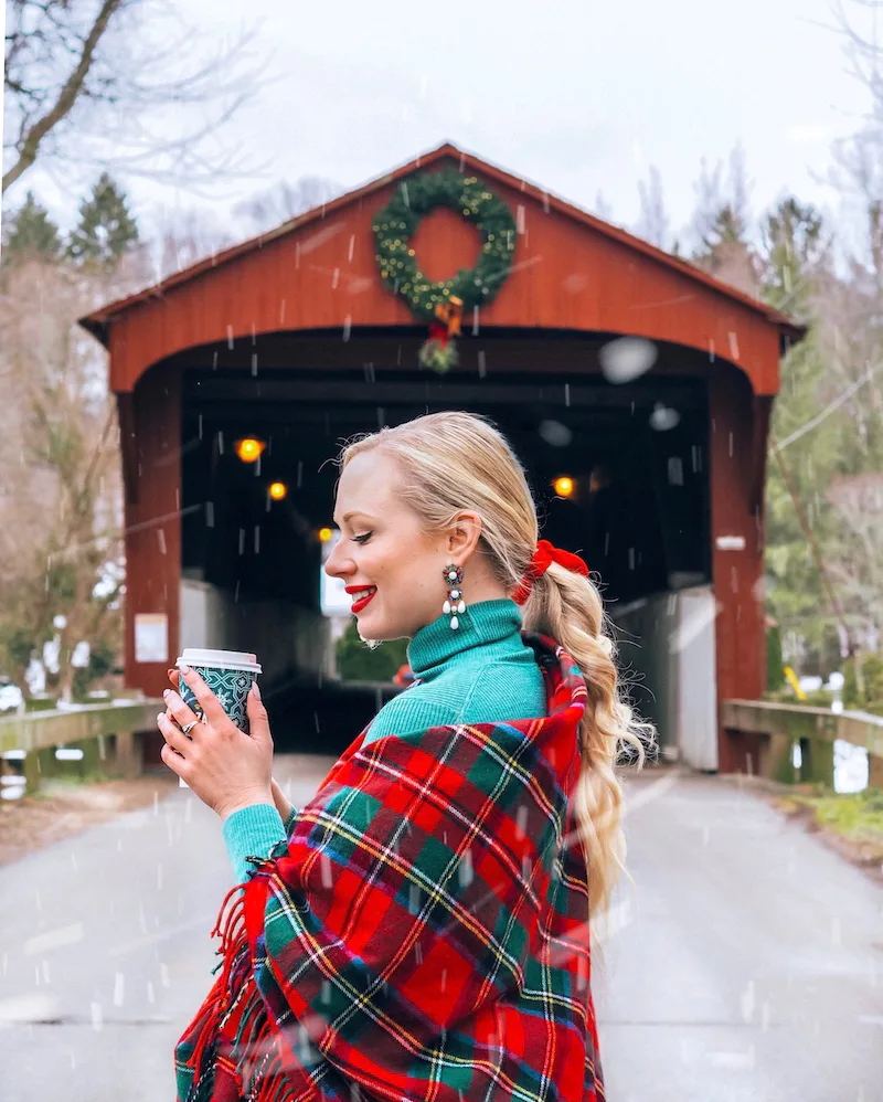 Ever wish you could step into a Hallmark Christmas movie? These 13 magical Christmas towns in Ontario will have you feeling just like you did! Pack your bags, load up the car, and get ready for the ultimate Christmas getaway - a road trip through Ontario's Christmas towns!