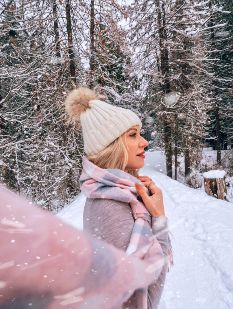 51 Best Girls & Snow ideas  winter portraits, winter photography, winter  photoshoot