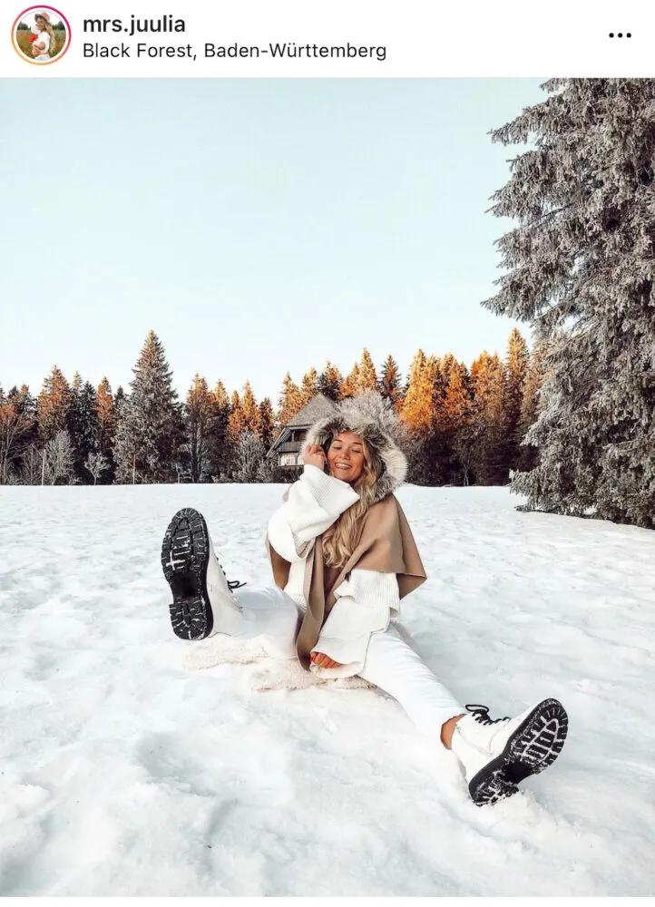 37 Stylish Things For A Photoshoot In The Snow