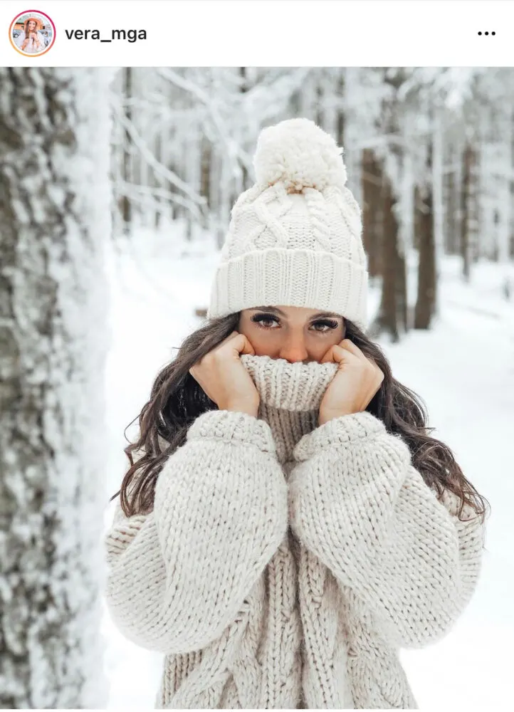 Looking for some ideas to help you create the winter instagram feed of your dreams? This guide on 22 creative winter photoshoot ideas is here to help! From poses to props, locations ideas, to using snow in fun ways and more. Click for the full list!