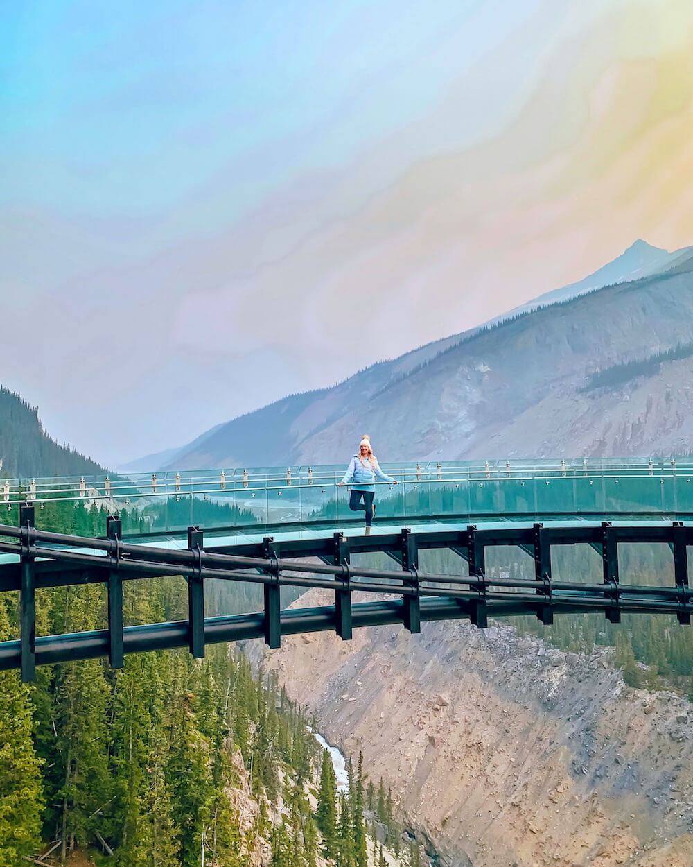 Planning a trip to Jasper National Park soon? Here's a local's guide to some of the best things to do in Jasper. From hikes and trails to adventure sports, family friendly excursions, dining experiences and more. You won't want to miss this guide of the best things to do and places to see in Jasper. Pictured here: Glacier Skywalk