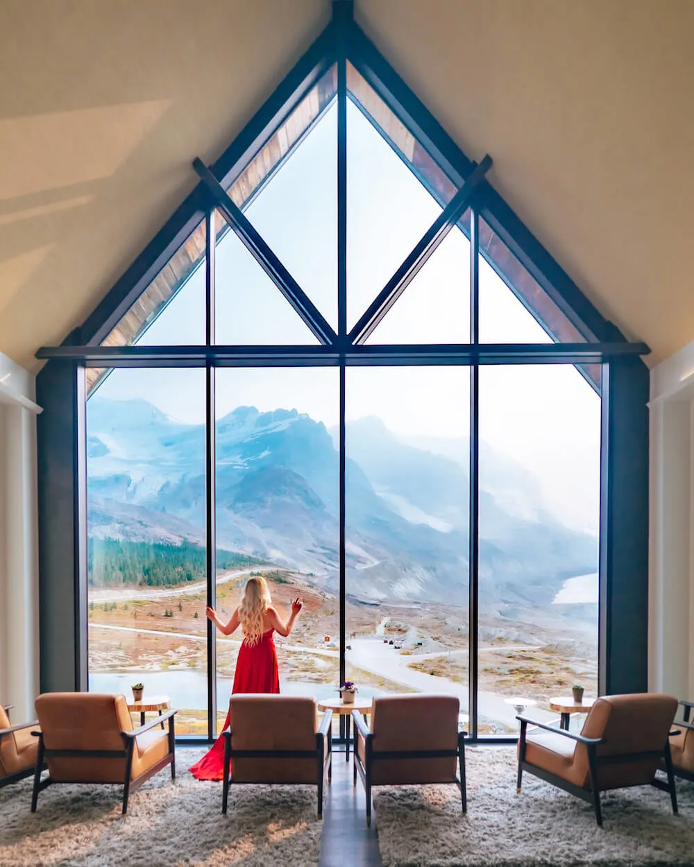 Planning a trip to Jasper National Park soon? Here's a local's guide to some of the best things to do in Jasper. From hikes and trails to adventure sports, family friendly excursions, dining experiences and more. You won't want to miss this guide of the best things to do and places to see in Jasper. Pictured here: Glacier View Lodge