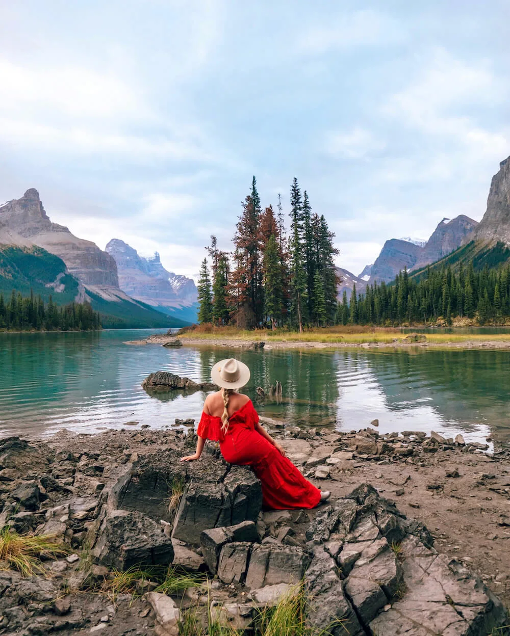 Planning a trip to Jasper National Park soon? Here's a local's guide to some of the best things to do in Jasper. From hikes and trails to adventure sports, family friendly excursions, dining experiences and more. You won't want to miss this guide of the best things to do and places to see in Jasper. Pictured here: Spirit Island