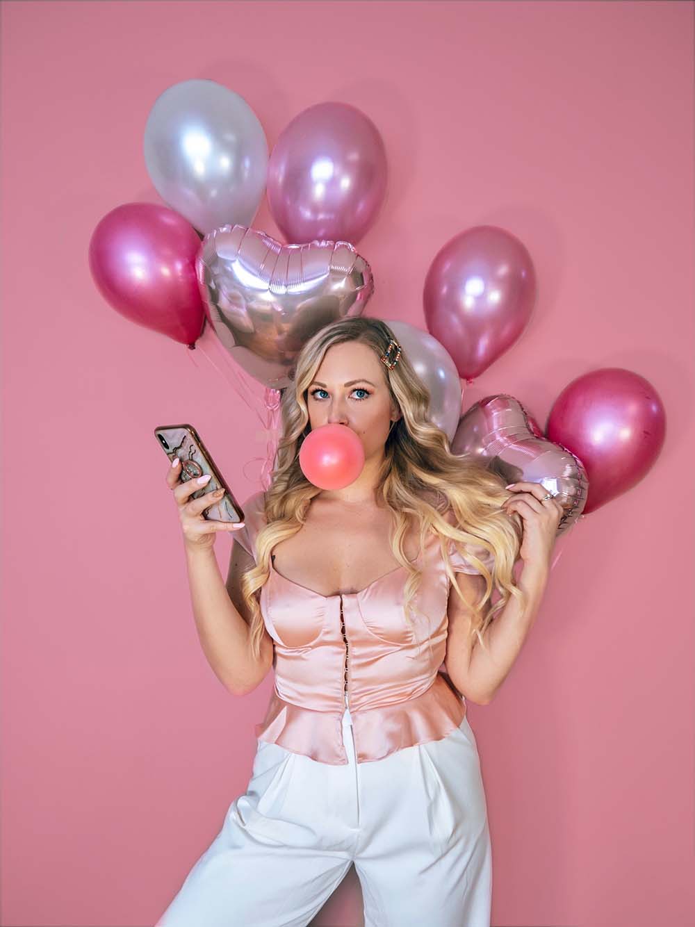 11 Creative Solo Valentine's Day Photoshoot Ideas for the Single Gal –  Kirsten Wendlandt