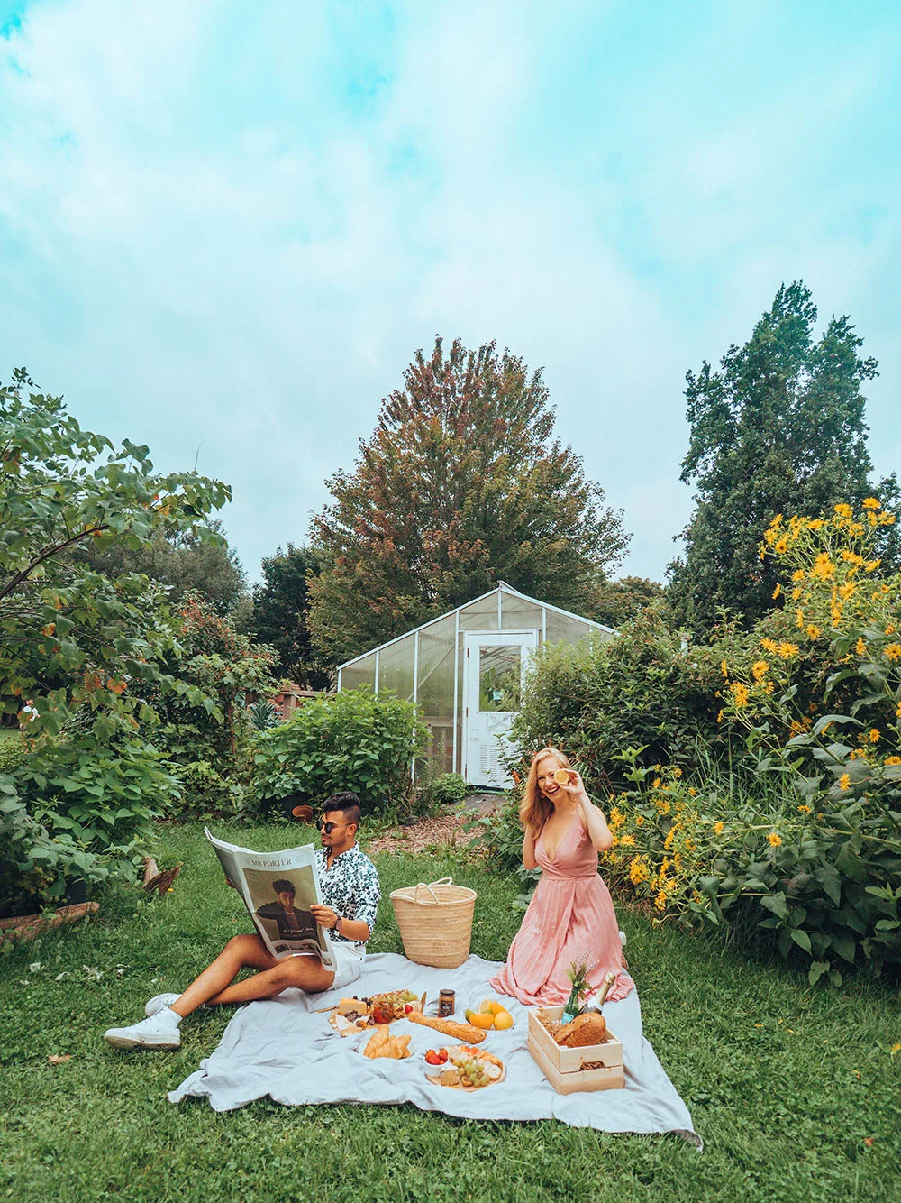 Looking for an incredible place to enjoy your next picnic in Toronto? This guide features some of the best picnic spots in Toronto from a local's perspective. Whether you're looking to picnic in a park, to spend your day sunning and snacking on a beach, prefer a garden hang, or want to check out a more unique destination, this guide has all of the best picnic spots for you to choose from. Pictured here: Trinity Bellwoods Park