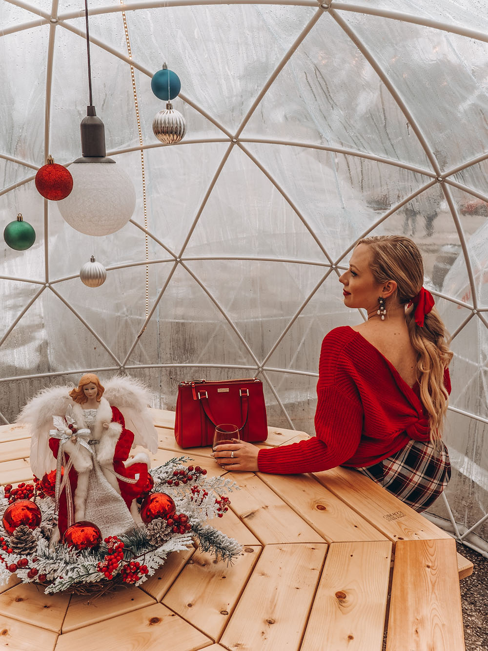 Looking for some fun things to do at Christmas in Toronto this holiday season? This guide is for you! Toronto has so many incredibly fun & festive activities to do during the Christmas season. From festive pop up bars to family friendly fun, this guide has you covered to get the most out of the Christmas season in Toronto! Pictured here: Dine in an igloo in St. Jacobs!