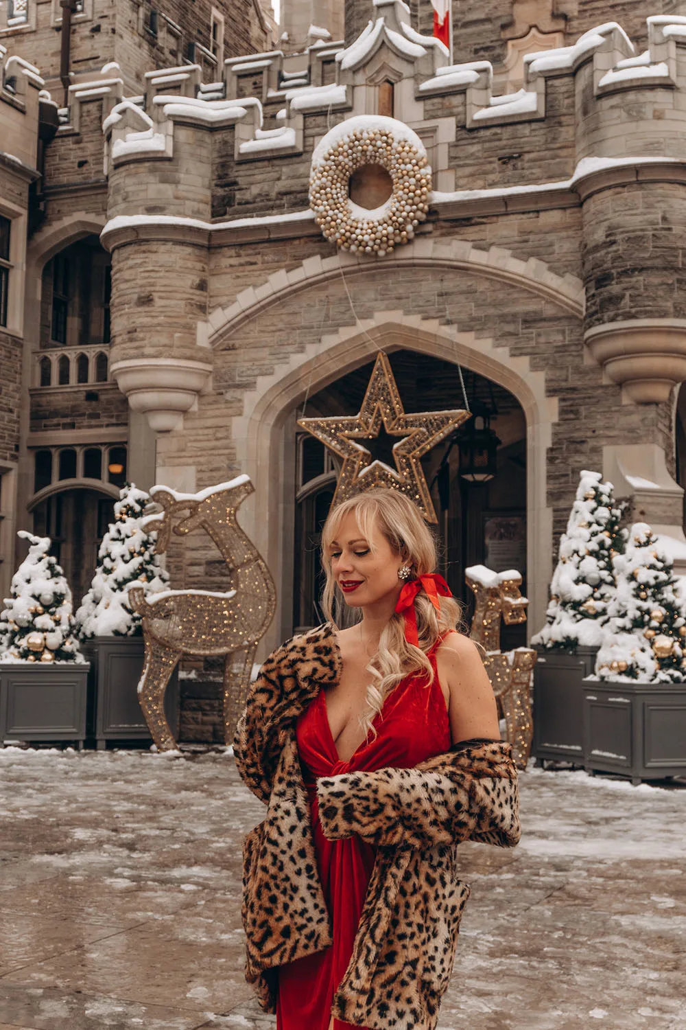 Looking for some fun things to do at Christmas in Toronto this holiday season? This guide is for you! Toronto has so many incredibly fun & festive activities to do during the Christmas season. From festive pop up bars to family friendly fun, this guide has you covered to get the most out of the Christmas season in Toronto! Pictured here: Casa Loma's Holiday Lights Tour