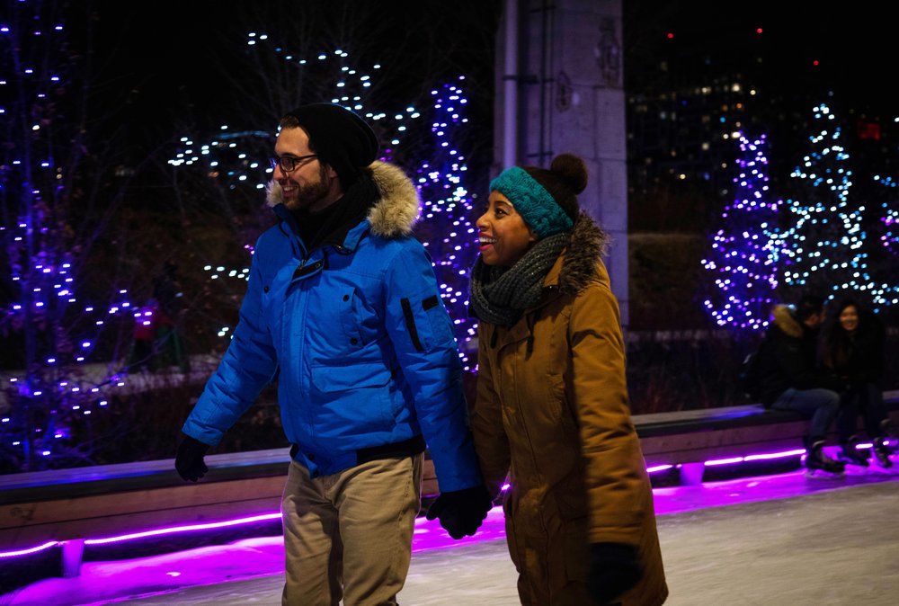 Looking for some fun things to do at Christmas in Toronto this holiday season? This guide is for you! Toronto has so many incredibly fun & festive activities to do during the Christmas season. From festive pop up bars to family friendly fun, this guide has you covered to get the most out of the Christmas season in Toronto! Pictured here: Skate the Bentway at Night