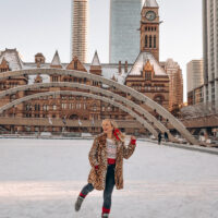 Looking for some cheap & free things in Toronto at Christmas time? This guide is for you! Toronto has so many incredibly fun & festive yet affordable activities to do during the Christmas season. From the Santa Claus parade to magical light displays, this guide includes all of the free and cheap activities to do in Toronto this holiday season.