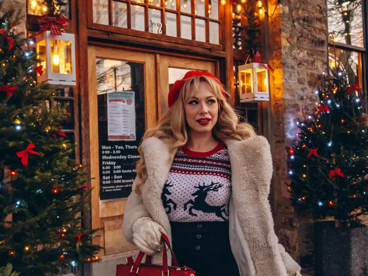 Ever wish you could step into a Hallmark Christmas movie? These 10 magical Christmas towns in Ontario will have you feeling just like you did! Pack your bags, load up the car, and get ready for the ultimate Christmas getaway - a road trip through Ontario's Christmas towns!