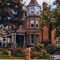 Planning a trip to Kingston soon with the goal of taking some amazing pictures while you're there? This guide to the most instagrammable places in Kingston Ontario is for you! From the gorgeous old architecture and historic buildings, European influence you’ll find all lover, and the incredibly unique alleys and cafes, there’s more than enough places to snap your next instagram photo. If you’re planning a visit to Kingston soon you definitely don’t want to miss this guide to the best photo spots in Kingston.