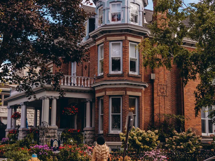 Planning a trip to Kingston soon with the goal of taking some amazing pictures while you're there? This guide to the most instagrammable places in Kingston Ontario is for you! From the gorgeous old architecture and historic buildings, European influence you’ll find all lover, and the incredibly unique alleys and cafes, there’s more than enough places to snap your next instagram photo. If you’re planning a visit to Kingston soon you definitely don’t want to miss this guide to the best photo spots in Kingston.