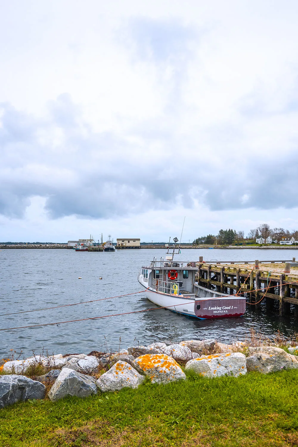 Shelburne County, Nova Scotia is an absolutely charming Canadian destination with so much to offer. Here you’ll find the most amazing seafood, incredible beaches, adorable lighthouses, seaside cottages, and the friendliest of locals. If you’re planning a trip to Shelburne County soon, this guide to the best things to do in Shelburne County is for you! This guide covers everything to do in Shelburne County, from Barrington to Shelburne, and beautiful Lockeport. Pictured here: Lockeport marina