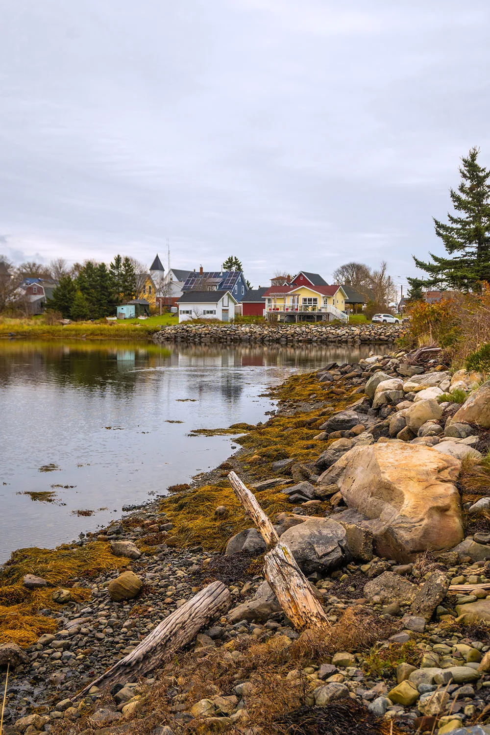 Shelburne County, Nova Scotia is an absolutely charming Canadian destination with so much to offer. Here you’ll find the most amazing seafood, incredible beaches, adorable lighthouses, seaside cottages, and the friendliest of locals. If you’re planning a trip to Shelburne County soon, this guide to the best things to do in Shelburne County is for you! This guide covers everything to do in Shelburne County, from Barrington to Shelburne, and beautiful Lockeport. Pictured here: Lockeport Trail