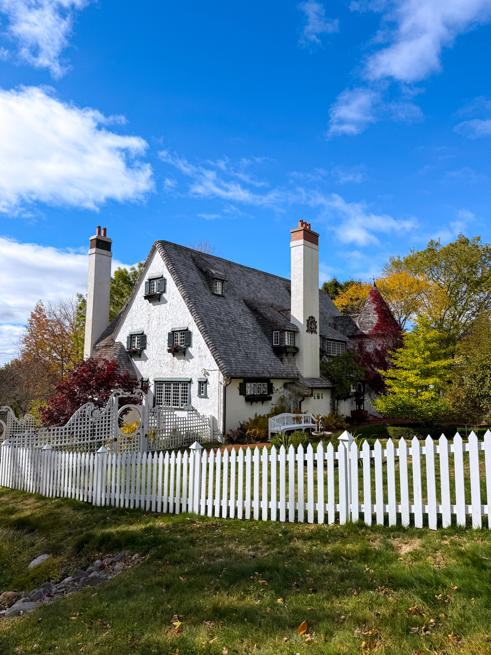 Charming coastal home in St. Andrews by-the-Sea, New Brunswick, with classic East Coast architecture and cozy fall decorations near the Algonquin Resort.
